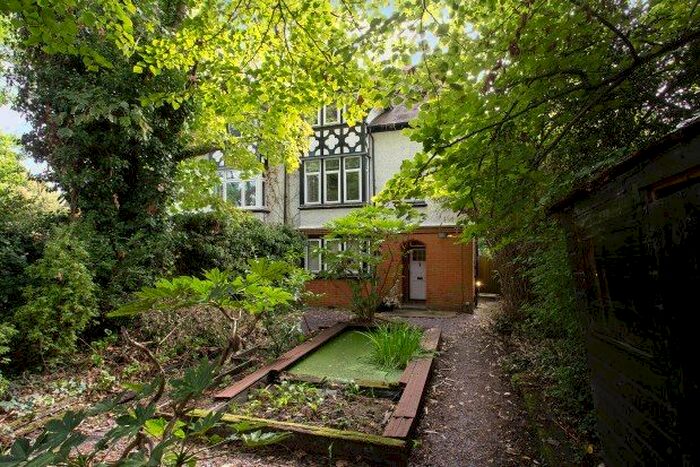 1 Bedroom Flat To Rent In Ashley Road, Walton-On-Thames, KT12