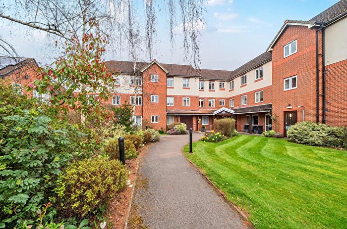 2 Bedroom Flat For Sale In London Road, Headington, Oxford, OX3