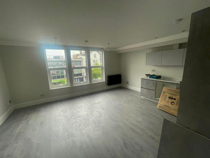 2 Bedroom Flat To Rent In The Glades Shopping Centre, High Street, Bromley, BR1