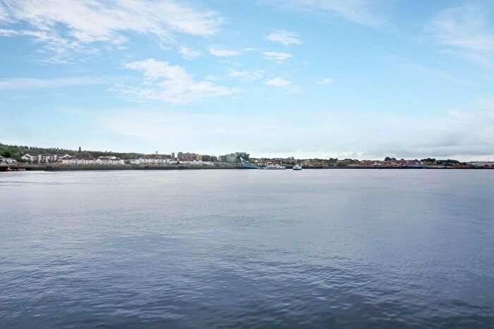 2 Bedroom Flat For Sale In Smokehouse Two, Smiths Dock, NE29