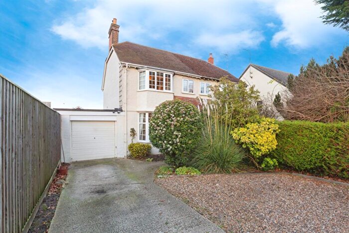 4 Bedroom Semi-Detached House For Sale In Oxford Road, Stone, Aylesbury, HP17