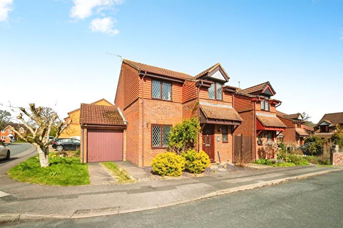 3 Bedroom Detached House For Sale In Meadowland, Chineham, Basingstoke, RG24