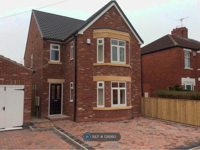 3 Bedroom Detached House To Rent In Dodsworth Avenue, York YO31