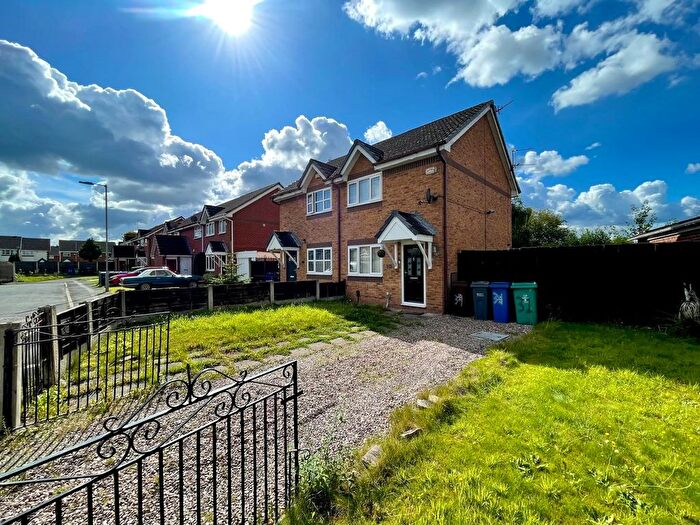 2 Bedroom Semi-Detached House To Rent In Reading Close, Manchester, M11