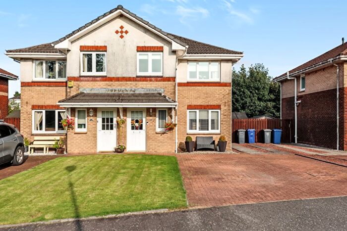 3 Bedroom Semi-detached House For Sale In Ferryfield Gardens, Alexandria, G83