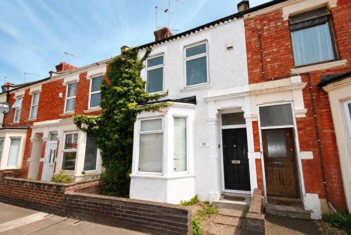 3 Bedroom Terraced House For Sale In Collingwood Road, Northampton, NN1