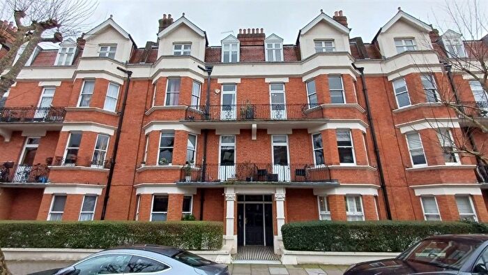 3 Bedroom Flat For Sale In Castellain Road, London, W9