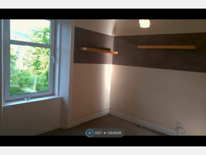 2 Bedroom Flat To Rent In Princes Street, Perth, PH2