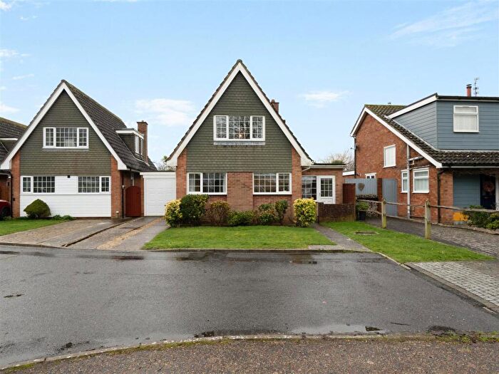 4 Bedroom House For Sale In The View, Pagham, PO21