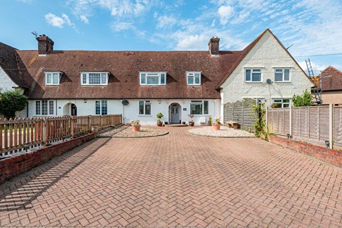 3 Bedroom Terraced House For Sale In Darley Road, Breachwood Green, Hitchin, SG4
