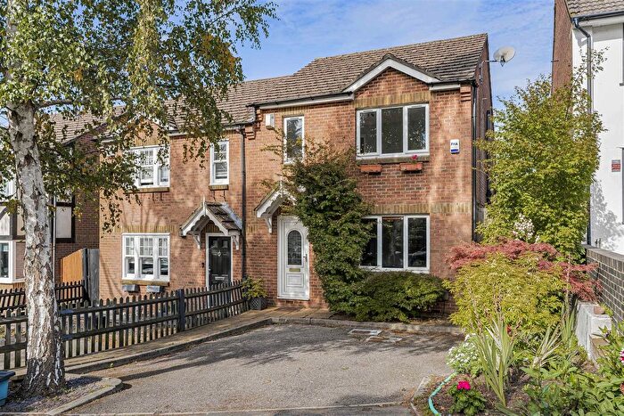 3 Bedroom Semi-Detached House For Sale In Gills Hill Lane, Radlett, WD7