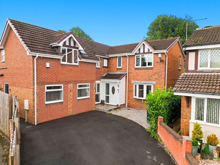4 Bedroom Detached House For Sale In Peacock Close, Killamarsh, S21