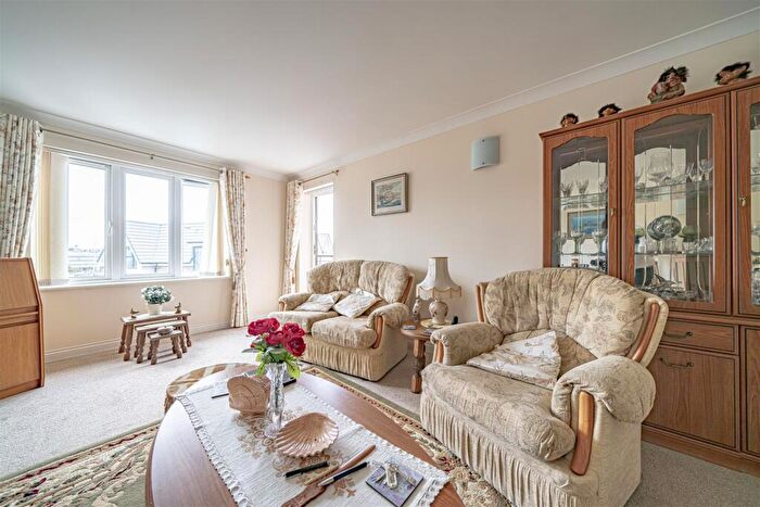 2 Bedroom Apartment For Sale In Corscombe Close, Weymouth, DT4