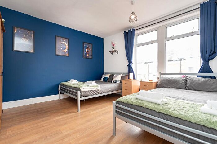4 Bedroom Terraced House To Rent In Orchard Road, Southsea, Portsmouth, PO4