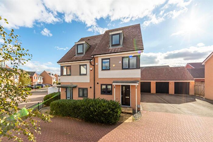 3 Bedroom Semi-Detached House For Sale In Heron Crescent, Great Park, NE13