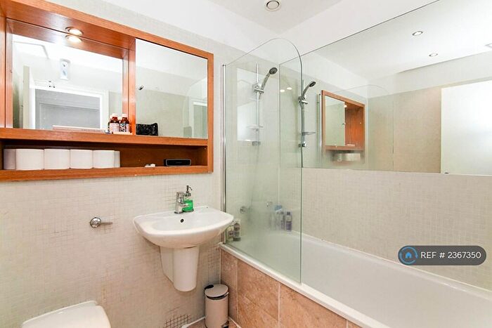 2 Bedroom Flat To Rent In Church Street, Manchester, M4