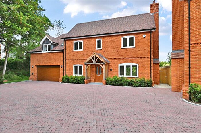 5 Bedroom Detached House For Sale In Frog Lane, Mapledurwell, Hampshire, RG25