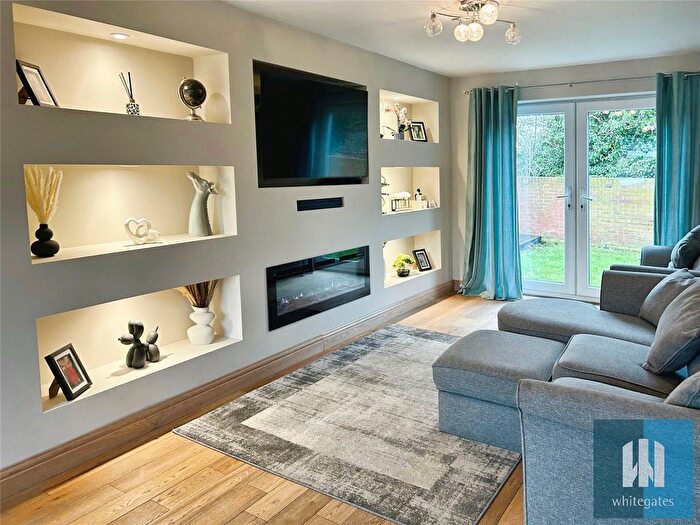 3 Bedroom Chalet For Sale In Highclere Court, South Elmsall, Pontefract, West Yorkshire, WF9