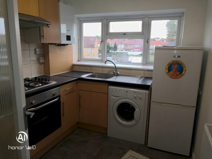 1 Bedroom Flat To Rent In Queensbury Station Parade, Edgware HA8
