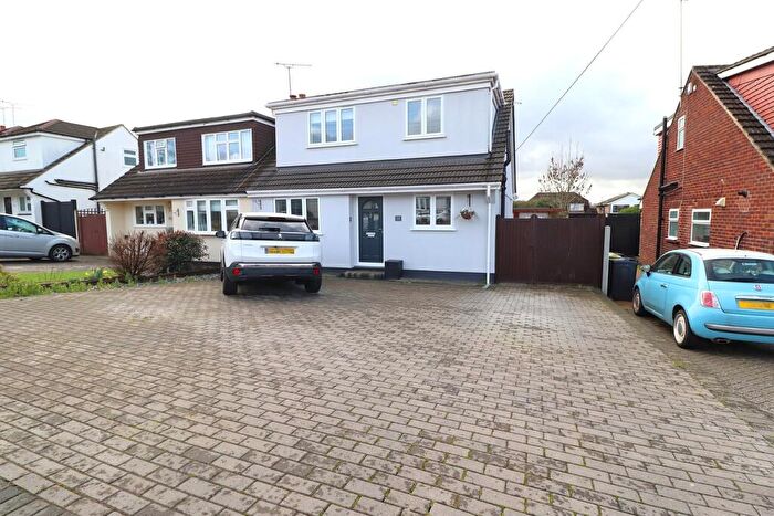 3 Bedroom Semi Detached House For Sale In Eastcheap, Rayleigh, SS6