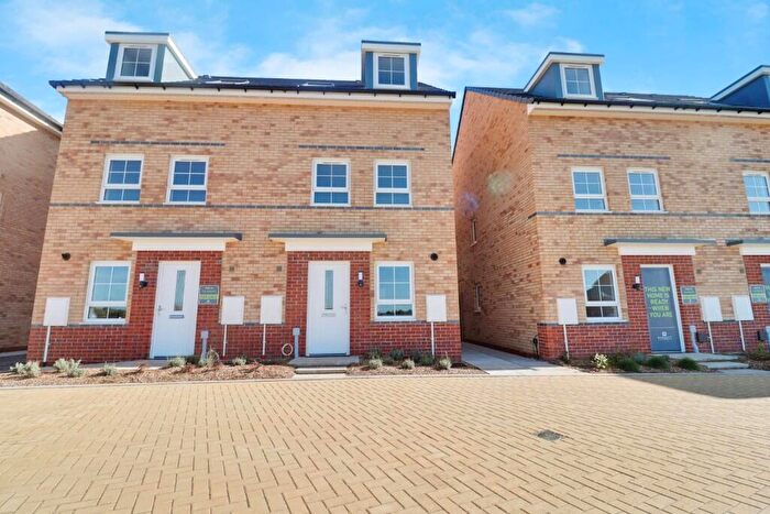 3 Bedroom Town House For Sale In Coltishall Way, Stoke-On-Trent, Staffordshire, ST4