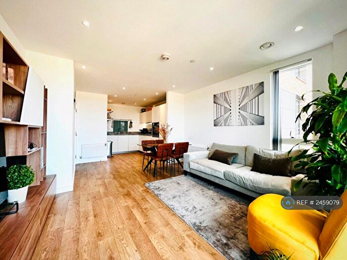 1 Bedroom Flat To Rent In Chorley Court, London, E14