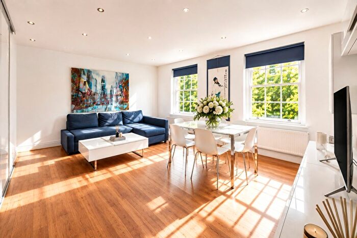 2 Bedroom Flat For Sale In Clapham Common North Side, London, SW4