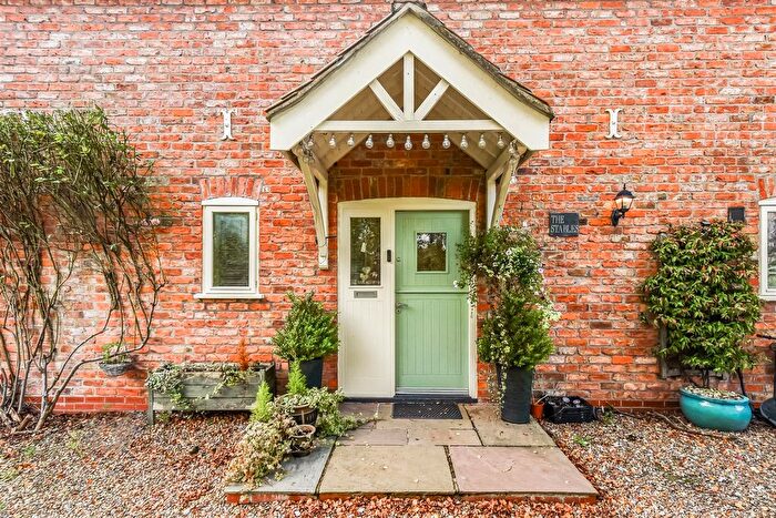 4 Bedroom Detached House For Sale In The Stables, Station Road, Eastrington, DN14