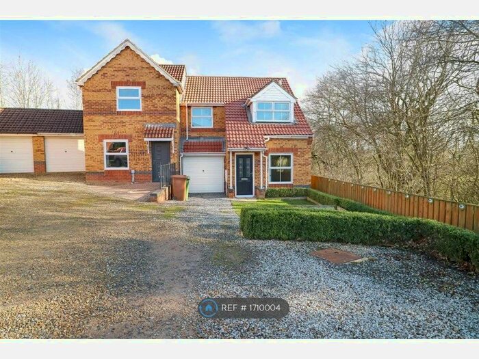 3 Bedroom Semi-Detached House To Rent In Kestrel Court, Newton Aycliffe, DL5