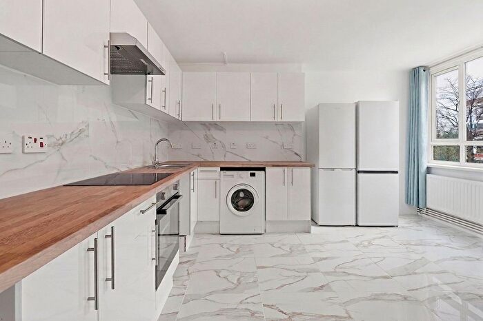 4 Bedroom Flat To Rent In Tildesley Road, Putney, London, SW15