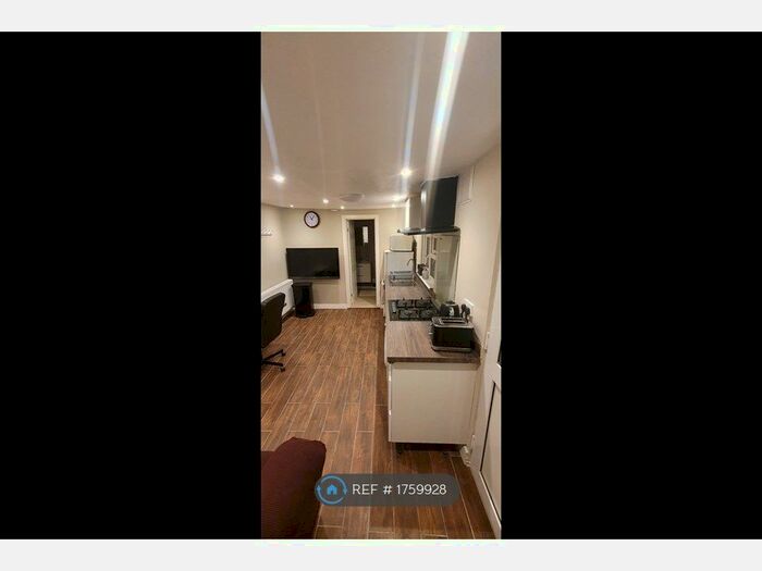 Studio To Rent In Kingsley Road, Hounslow, TW3