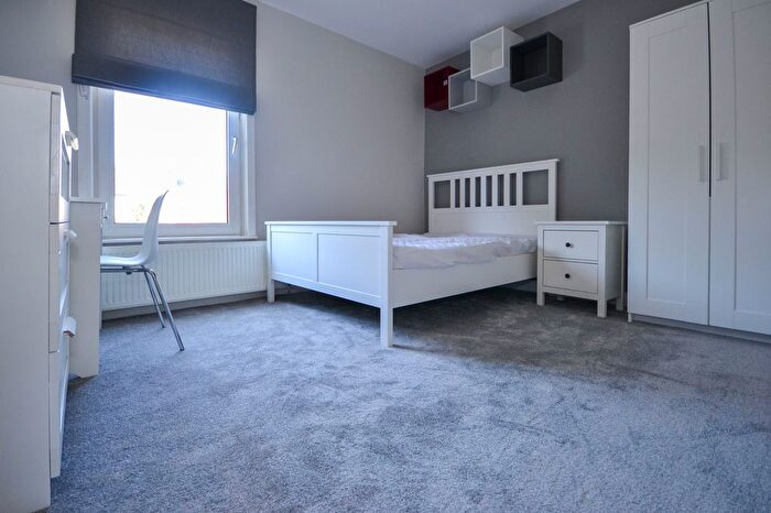 4 Bedroom Terraced House To Rent In Cardigan Road, Reading, RG1