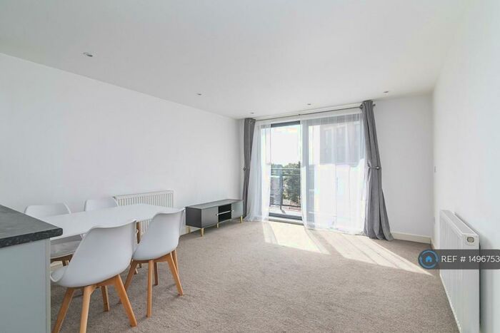 2 Bedroom Flat To Rent In Gabrielle House, Ilford, IG2