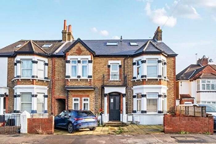 1 Bedroom Maisonette For Sale In Stanwell Road, Ashford, TW15