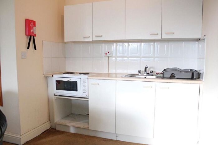 Studio To Rent In Carlyle Avenue, Southall, UB1
