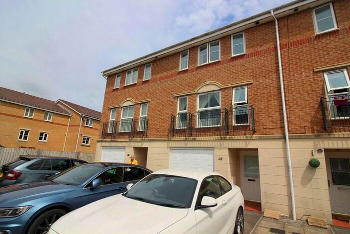 4 Bedroom Town House To Rent In Milestone Close, Cardiff, Cardiff CF14
