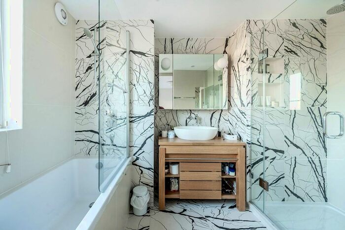 3 Bedroom Flat To Rent In William Mews, Knightsbridge, London, SW1X
