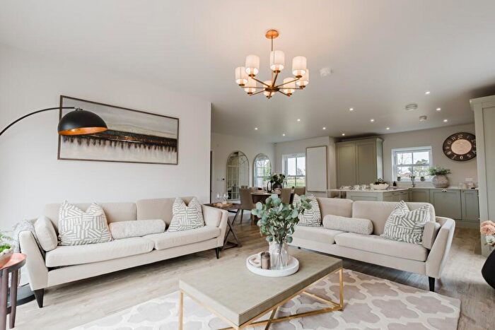 5 Bedroom Detached House For Sale In Manningtree Park, Mistley, Manningtree, CO11