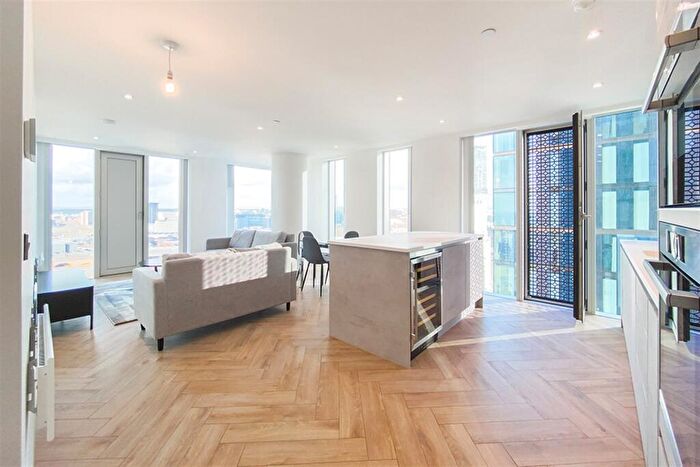 2 Bedroom Apartment To Rent In Elizabeth Tower, M15