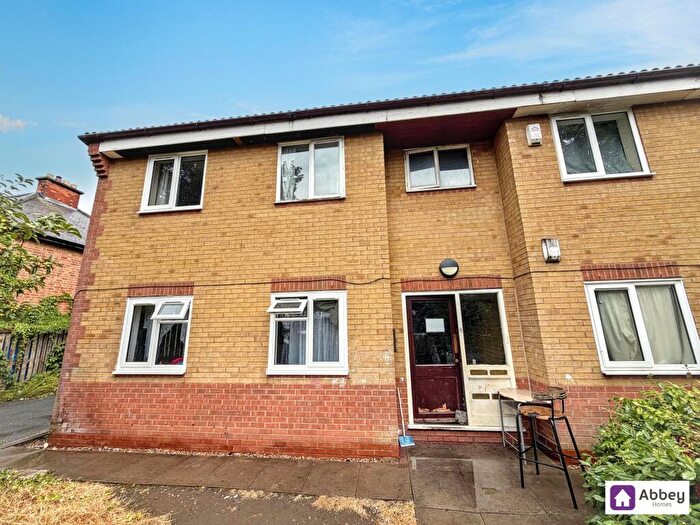 2 Bedroom Flat For Sale In Huntingdon Road, Huntingdon Court, LE4