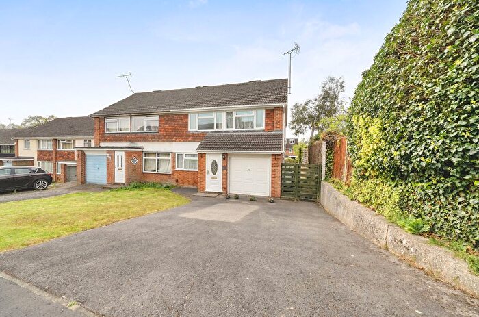 3 Bedroom Semi Detached House For Sale In Curlew Drive, Tilehurst, Reading, RG31