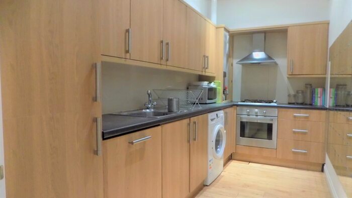 2 Bedroom Flat To Rent In Stoke Newington High Street, London, N16