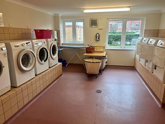 1 Bedroom Apartment For Sale In Douglas Bader Court, Howth Drive, Woodley, Reading, Berkshire, RG5