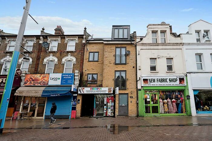 3 Bedroom Flat To Rent In High Street, E17