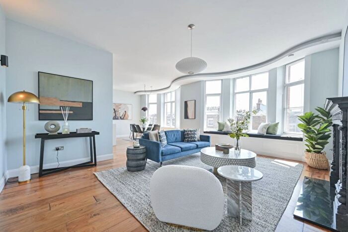 3 Bedroom Flat To Rent In Upper Montagu Street, Marylebone, London, W1H