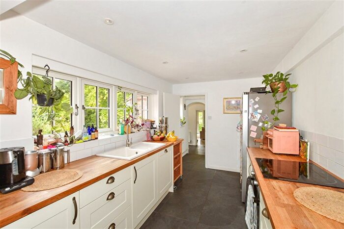 3 Bedroom End Of Terrace House For Sale In Batts Bridge Road, Maresfield, Uckfield, East Sussex, TN22