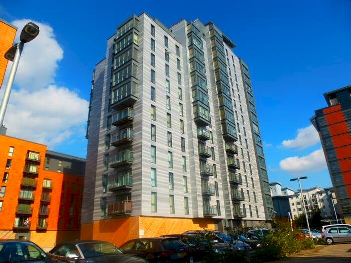 2 Bedroom Apartment To Rent In Railway Terrace, Slough, SL2
