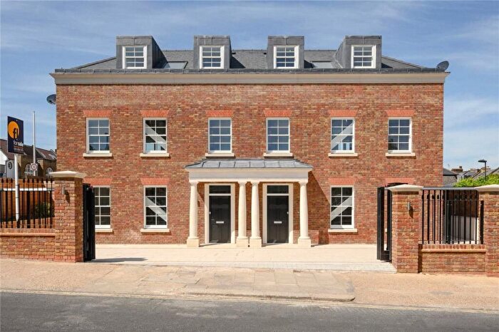 5 Bedroom Semi-Detached House To Rent In Kings Road, Richmond, TW10