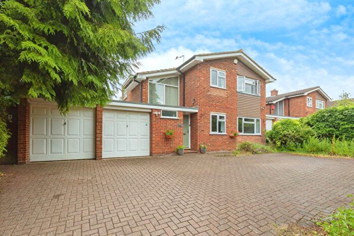 4 Bedroom Detached House For Sale In Billington Road, Leighton Buzzard, LU7