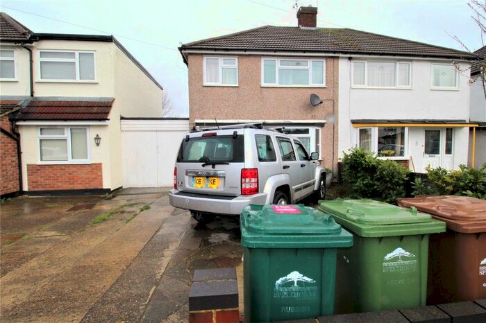 3 Bedroom Detached House To Rent In Stuart Way, Staines-Upon-Thames, Surrey, TW18